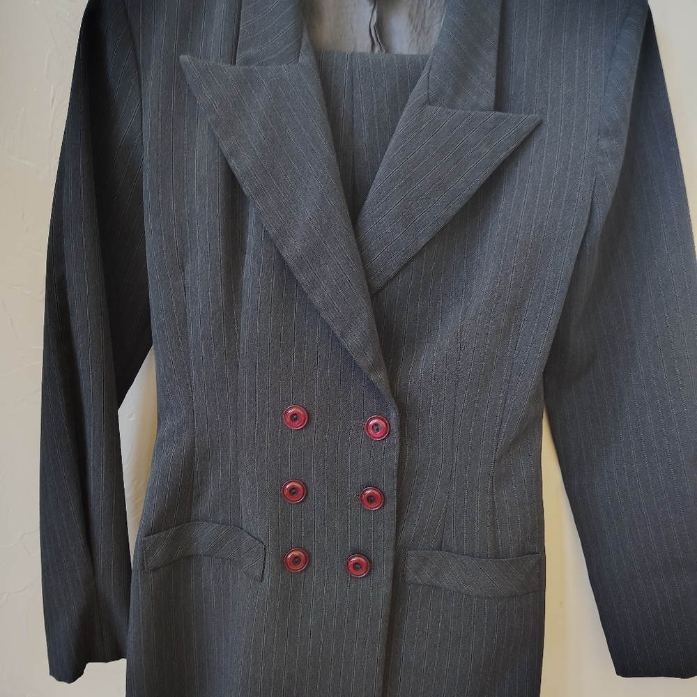 All That Jazz Gray Pinstripe Women's Regular Pant Suit 2 Piece Set Size 3/4